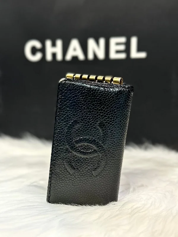 CHANEL AUTHENTIC KEY HOLDER (preowned)